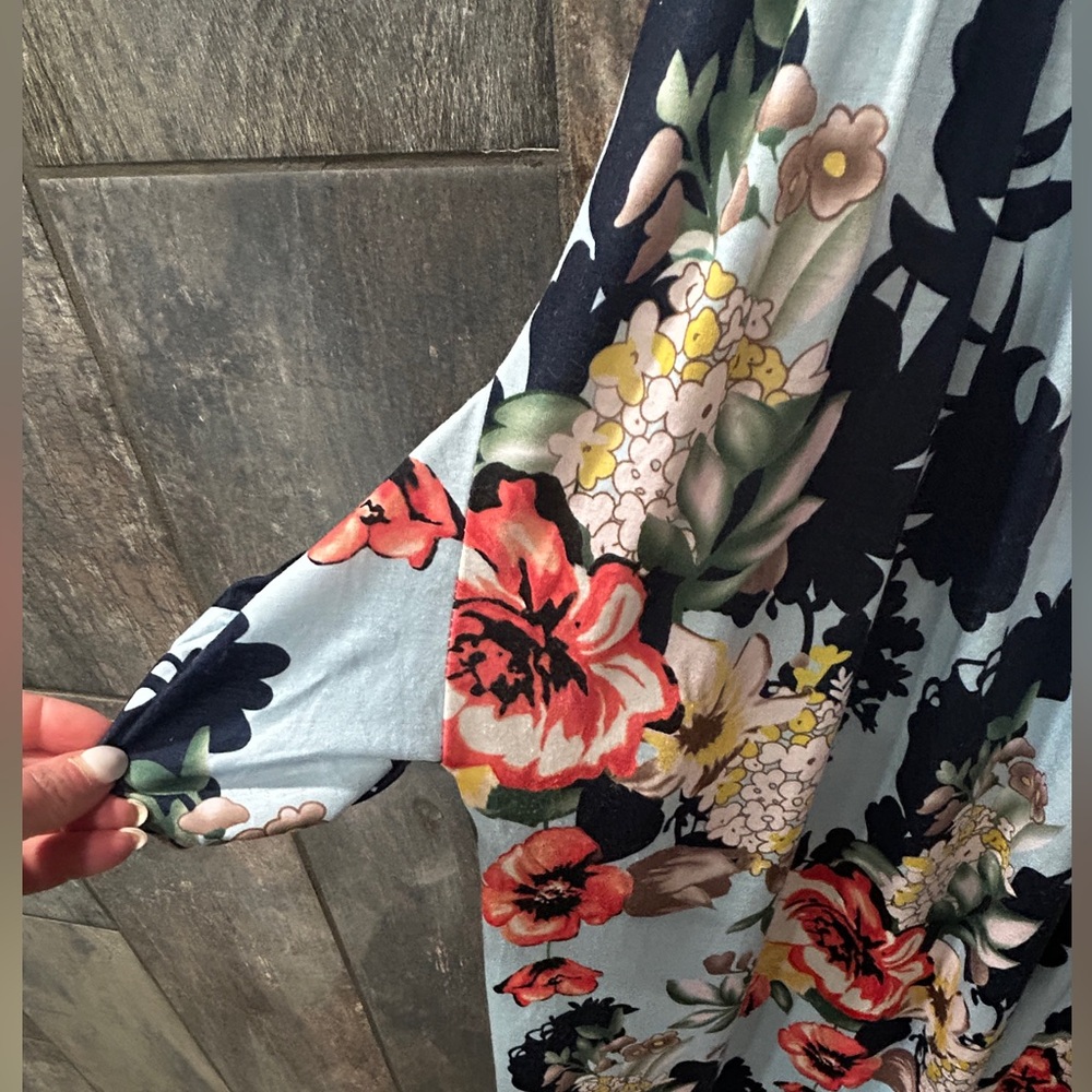 Light Blue Floral Short-Sleeve Maxi Dress - Picture 8 of 9